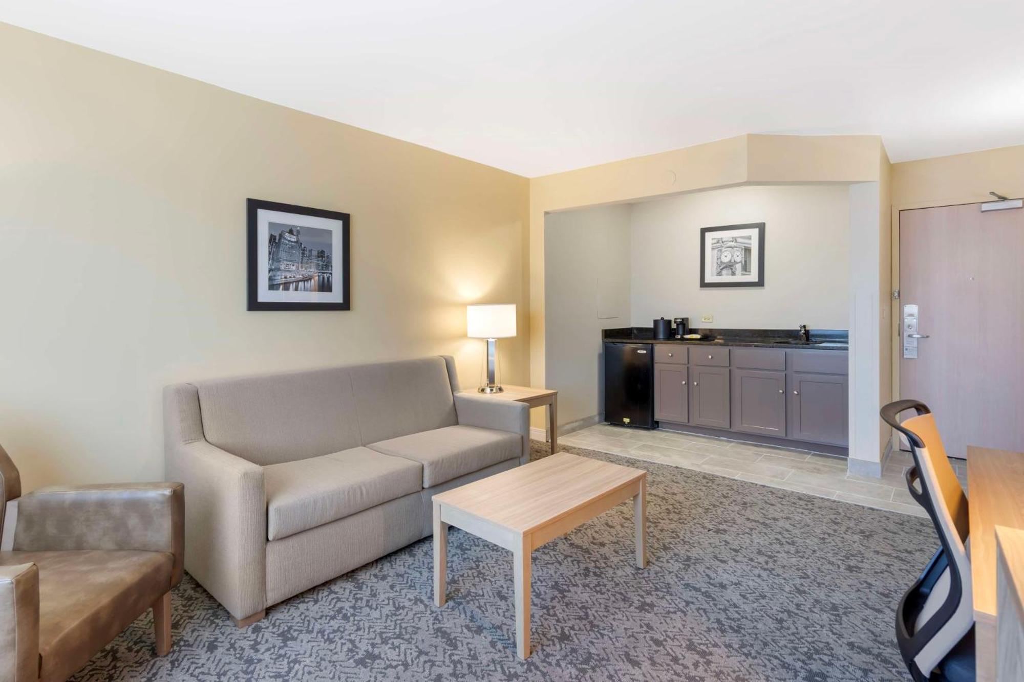 Best Western Glenview - Chicagoland Inn And Suites מראה חיצוני תמונה